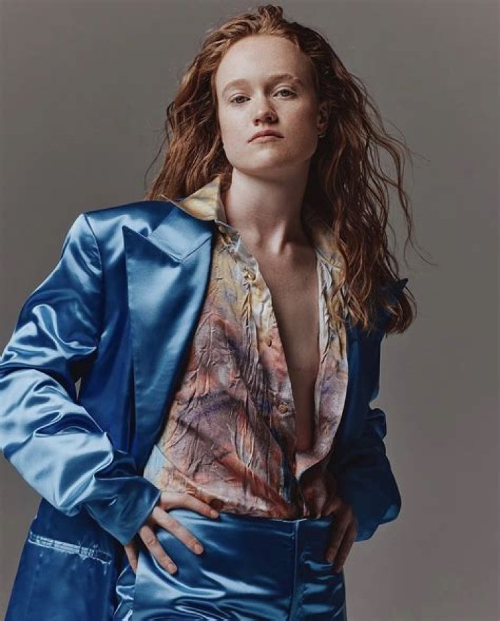 Liv Hewson Biography, Age, Height, Net Worth, Family