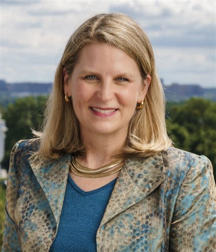 Liz Shuler Biography, Age, Height, Husband, Net Worth, Family