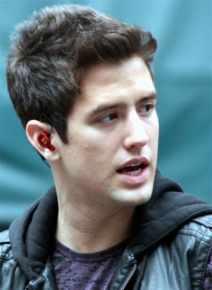 Logan Henderson Biography, Age, Height, Wife, Net Worth, Family