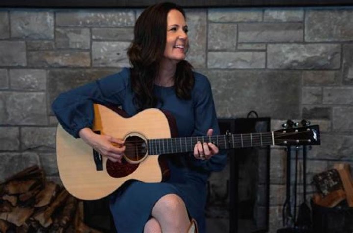 Lori McKenna Biography, Age, Height, Husband, Net Worth, Family