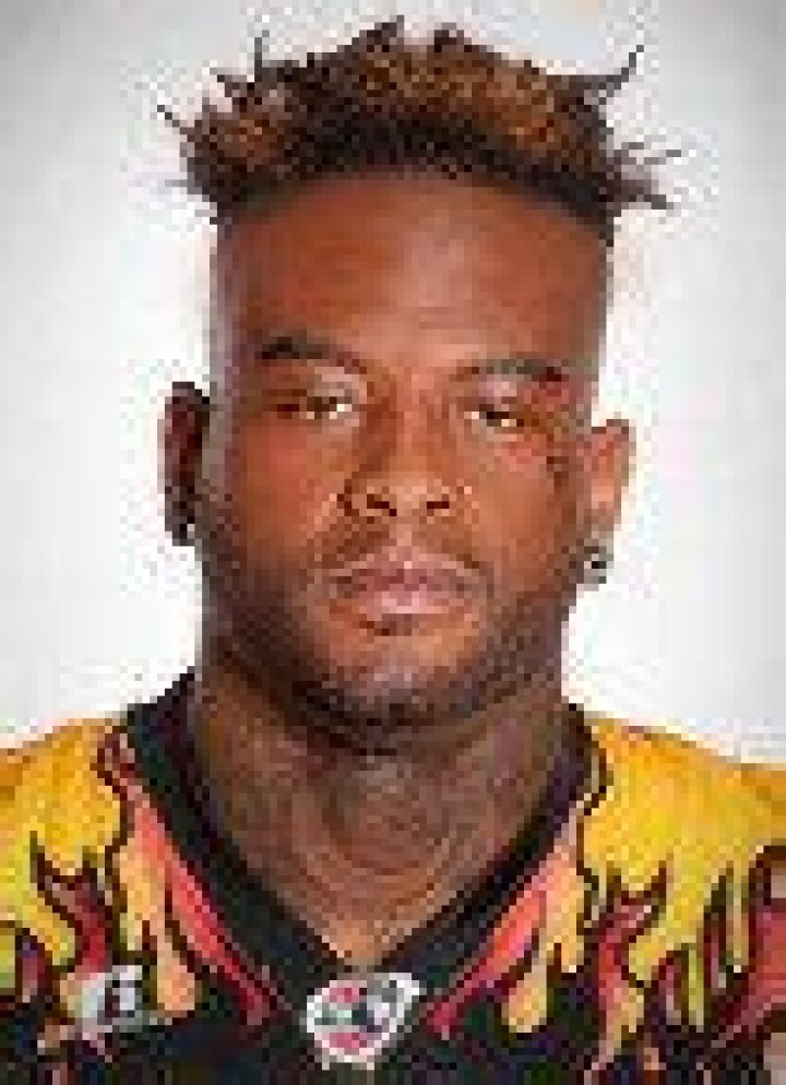 Louis Holmes Biography, Age, Height, Wife, Net Worth, Family