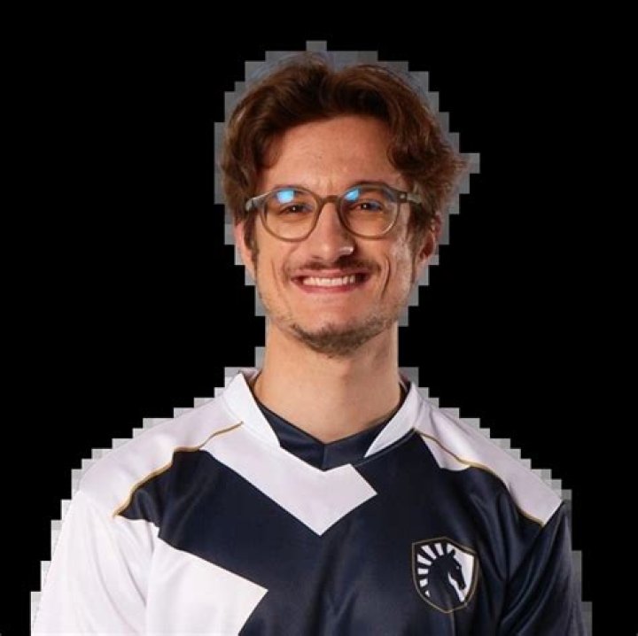 Lourlo Biography, Age, Height, Wife, Net Worth, Family