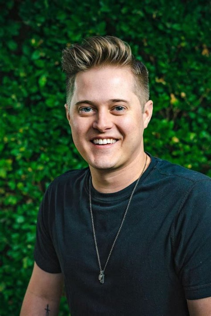 Lucas Grabeel Biography, Age, Height, Wife, Net Worth, Family