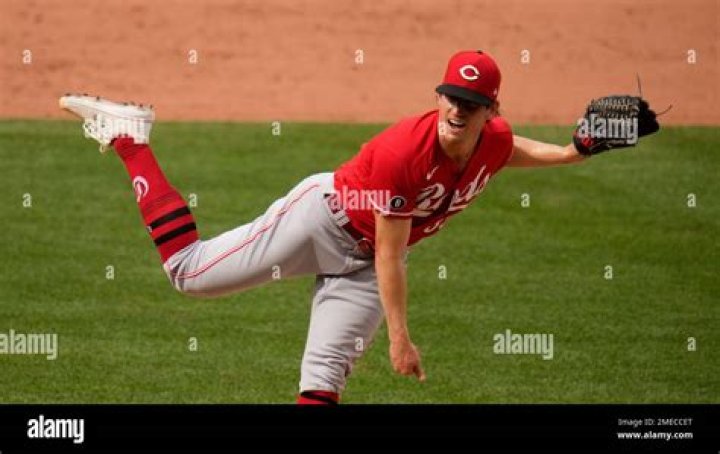 Lucas Sims Biography, Age, Height, Wife, Net Worth, Family