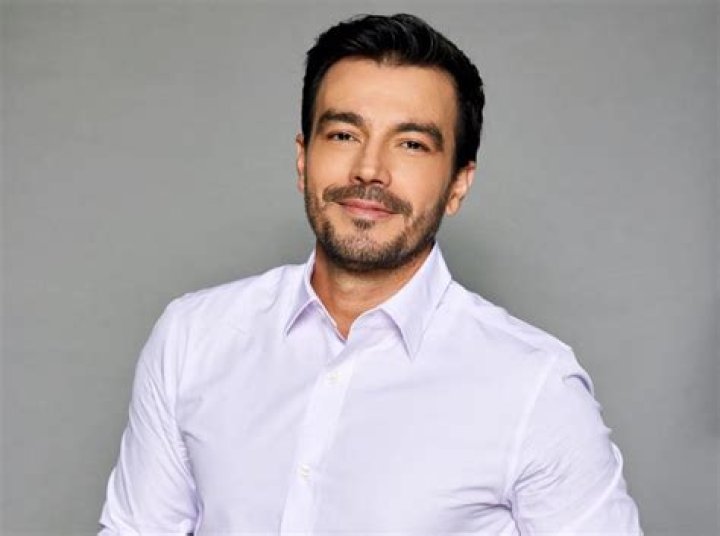 Luciano D'Alessandro biografía, edad, altura, esposo, net worth, familia