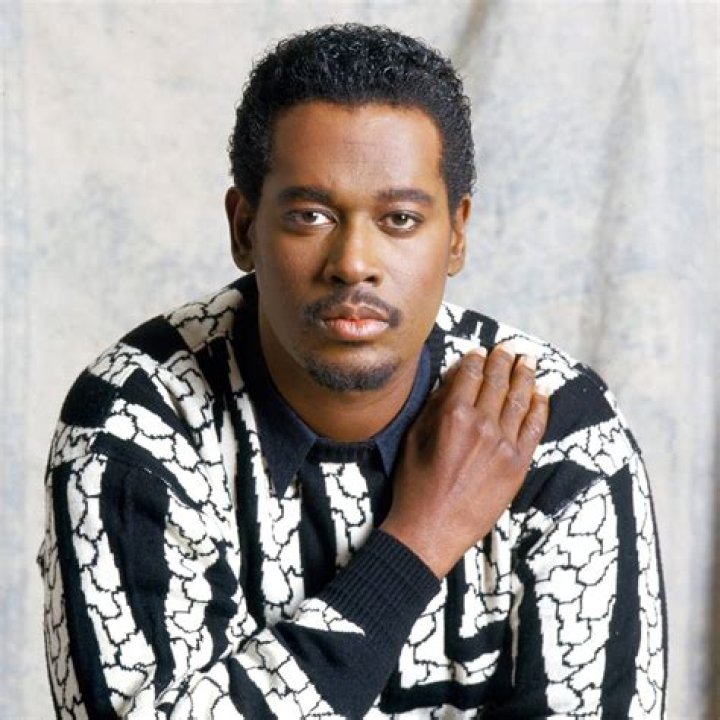 Luther Vandross Biography, Age, Height, Wife, Net Worth, Family