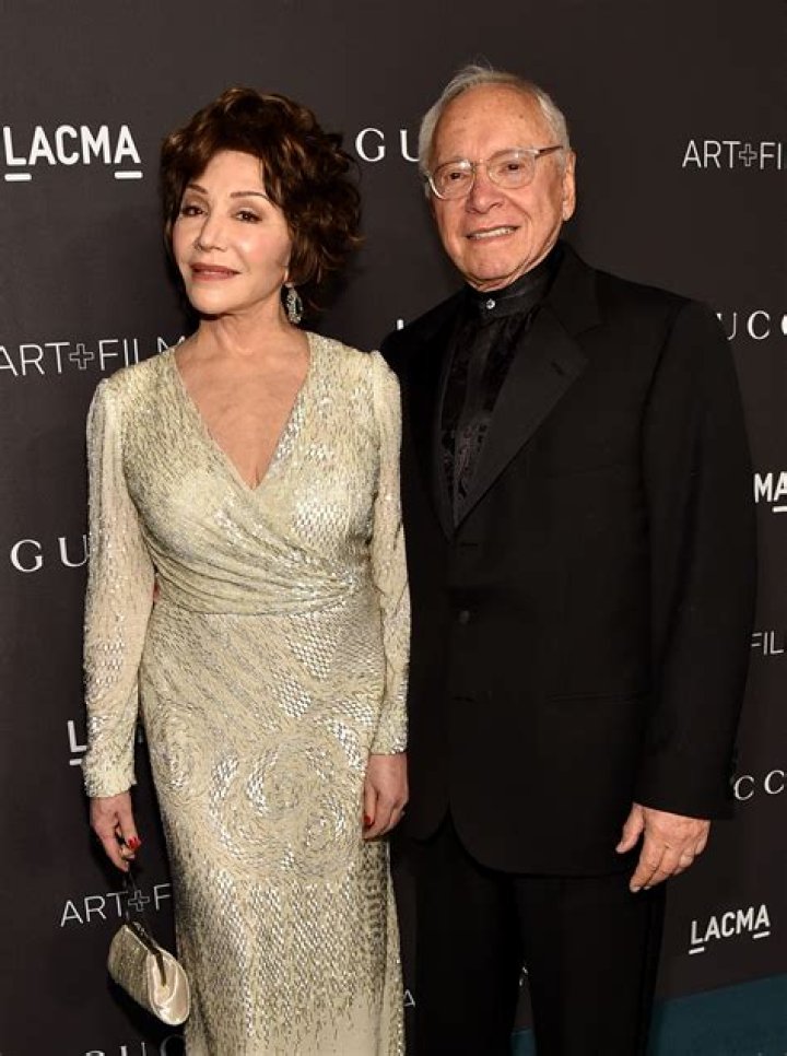 Lynda Resnick Biography, Age, Height, Wife, Net Worth and Family