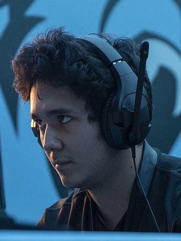 Maister Biography, Age, Height, Wife, Net Worth, Family