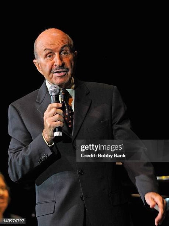 Mal Z. Lawrence Biography, Age, Height, Wife, Net Worth, Family