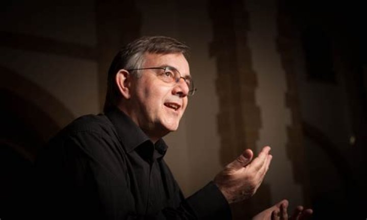 Malcolm Archer Biography, Age, Height, Wife, Net Worth, Family