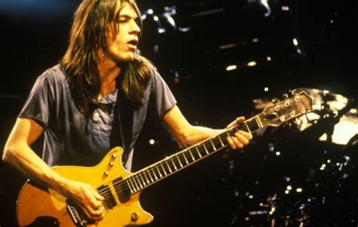 Malcolm Young Biography, Age, Height, Wife, Net Worth, Family