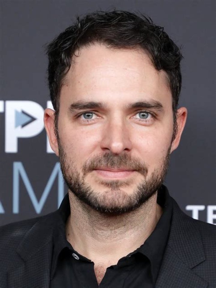 Manolo Cardona Biography, Age, Height, Wife, Net Worth, Family