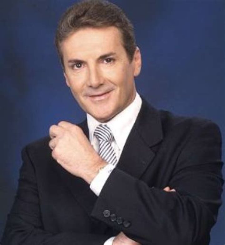 Manuel Saval biografía, edad, altura, esposo, net worth, familia