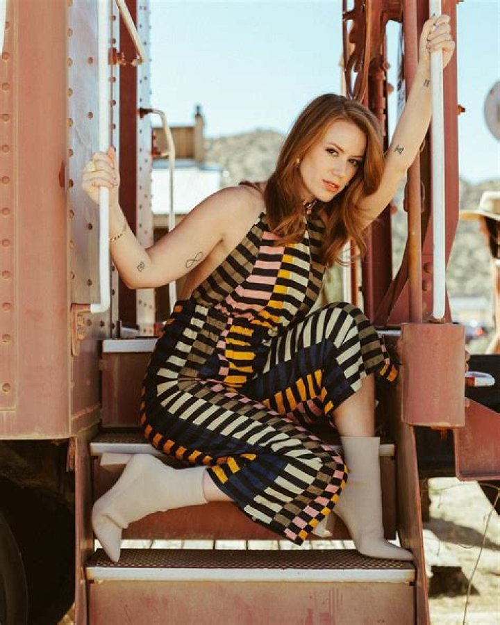 Marisha Ray Biography, Age, Height, Husband, Net Worth, Family