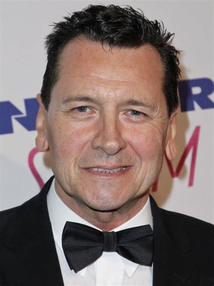 Mark Lindsay Chapman Biography, Age, Height, Wife, Net Worth, Family