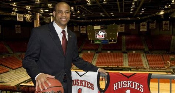 Mark Montgomery Biography, Age, Height, Wife, Net Worth, Family