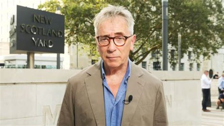 Martin Brunt Biography, Age, Height, Wife, Net Worth, Family