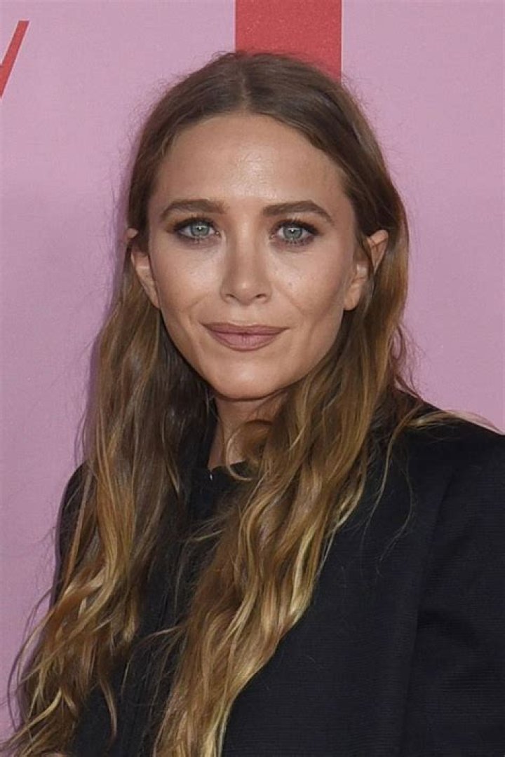 Mary-Kate Olsen Biography, Age, Height, Husband, Net Worth, Family