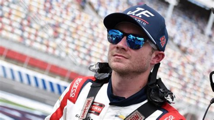 Matt Mills Biography, Age, Height, Wife, Net Worth, Family