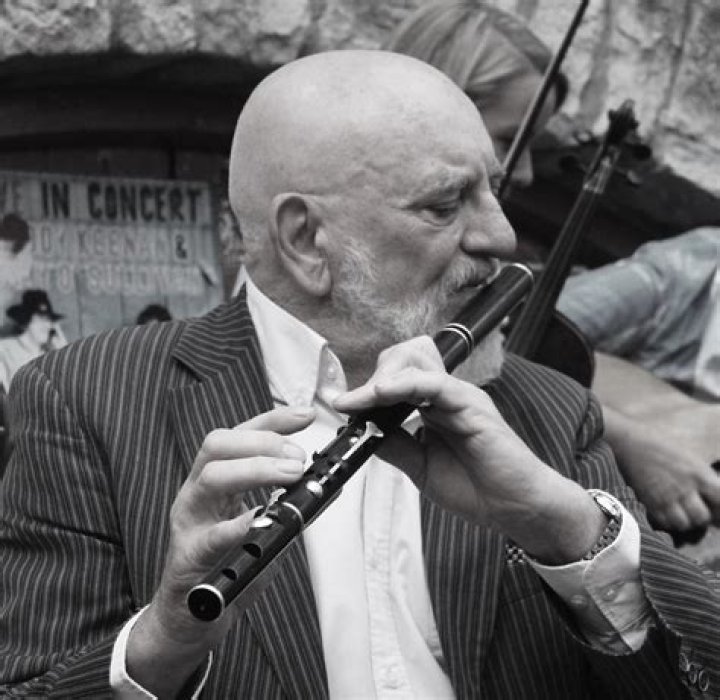 Matt Molloy Biography, Age, Height, Wife, Net Worth, Family