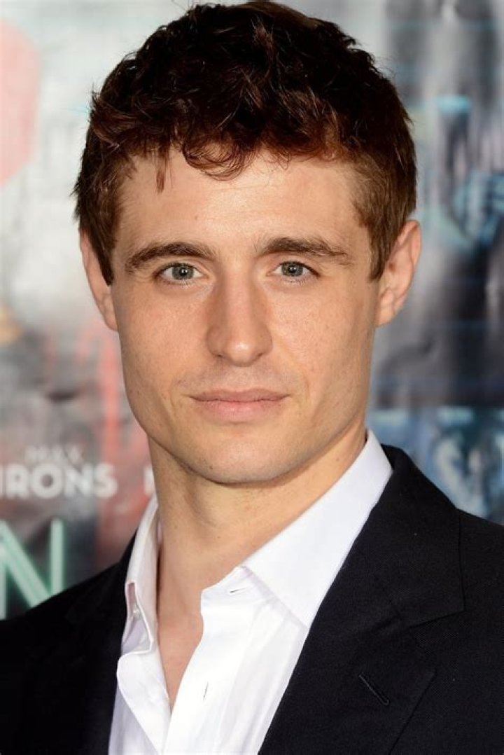 Max Irons Biography, Age, Height, Wife, Net Worth, Family