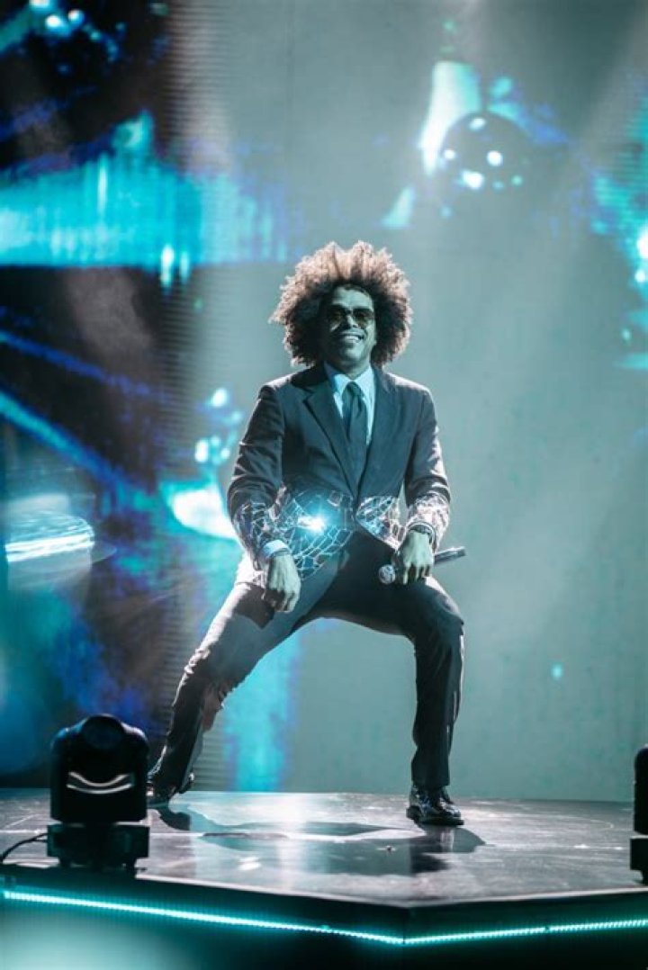 Maxwell Biography, Age, Height, Wife, Net Worth, Family