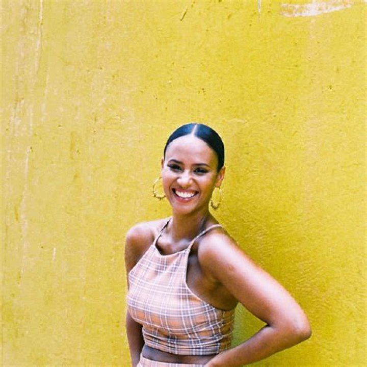 Mayra Andrade biografía, edad, altura, esposa, net worth, familia