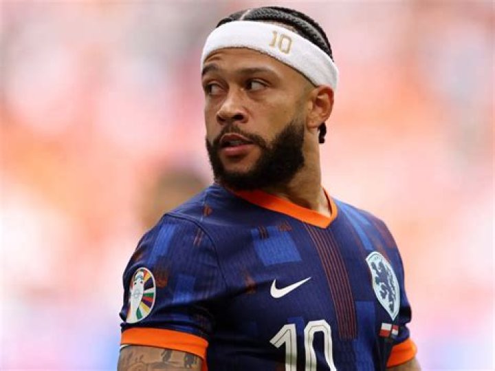 Memphis Depay Biography, Age, Height, Wife, Net Worth, Family