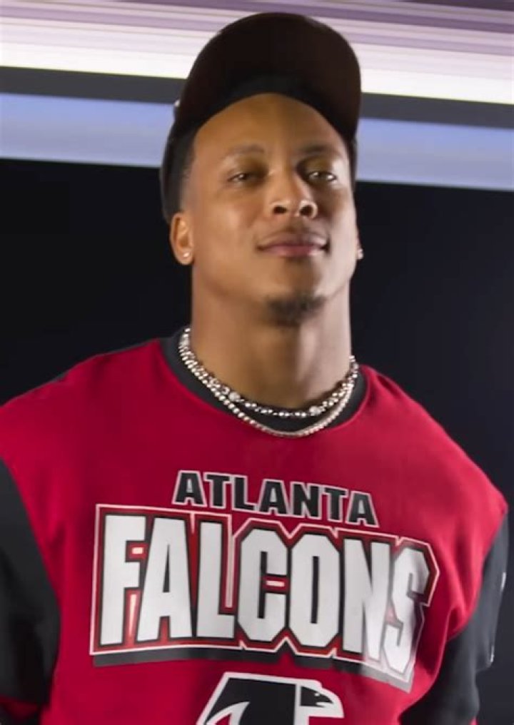 Mike Hughes Biography, Age, Height, Wife, Net Worth, Family