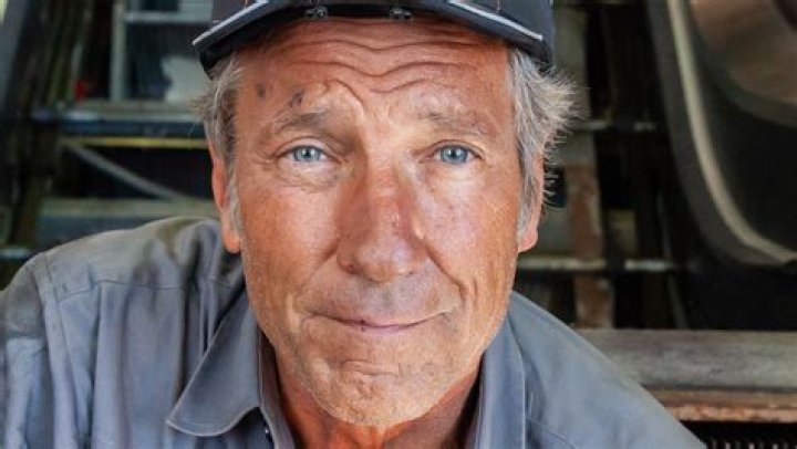 Mike Rowe Biography, Age, Height, Wife, Net Worth, Family