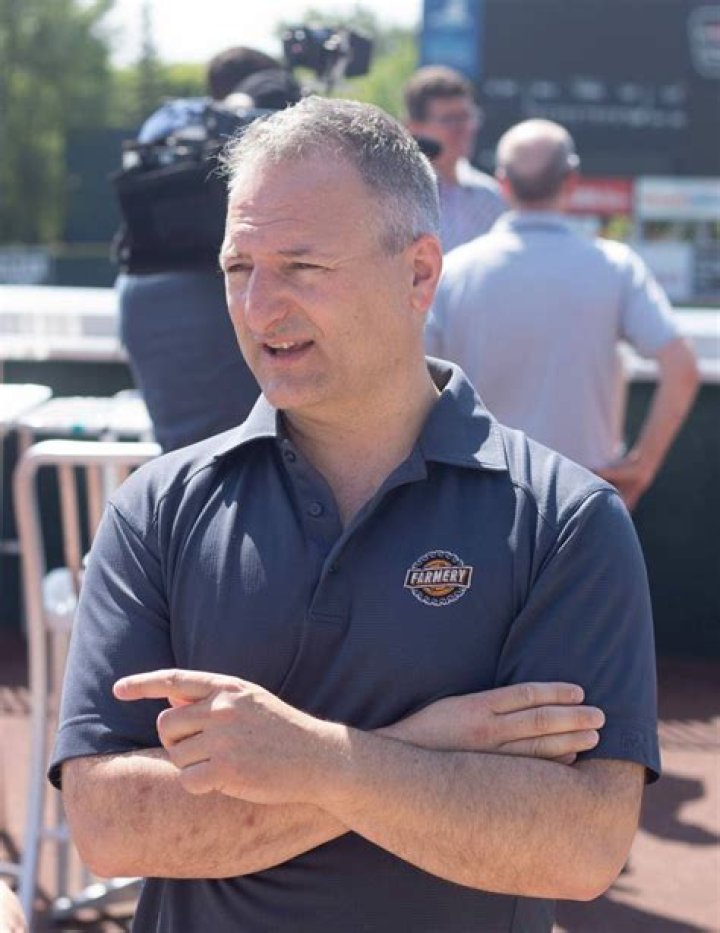 Mike Thiessen Biography, Age, Height, Wife, Net Worth, Family