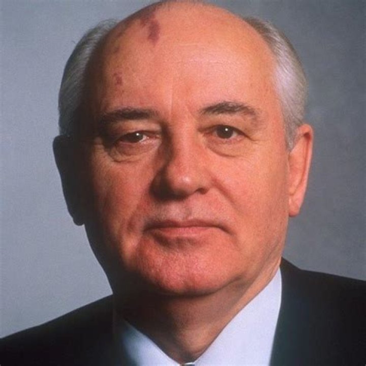 Mikhail Gorbachev Biography, Age, Height, Wife, Net Worth, Family