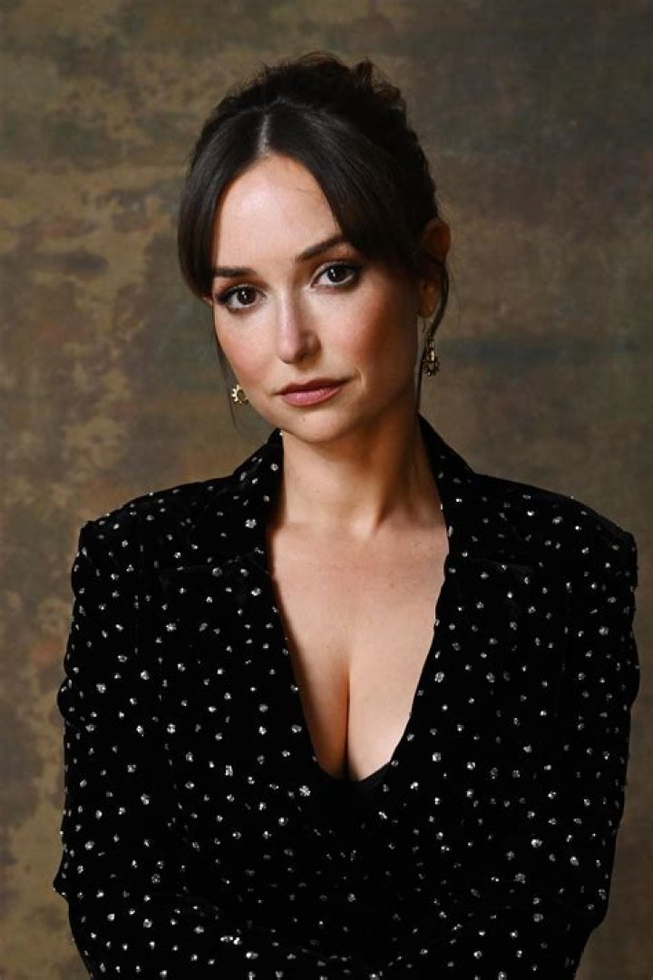 Milana Vayntrub Biography, Age, Height, Husband, Net Worth, Family