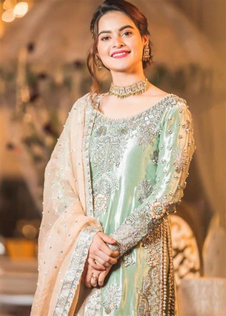 Minal Khan Biography, Age, Height, Husband, Net Worth, Family