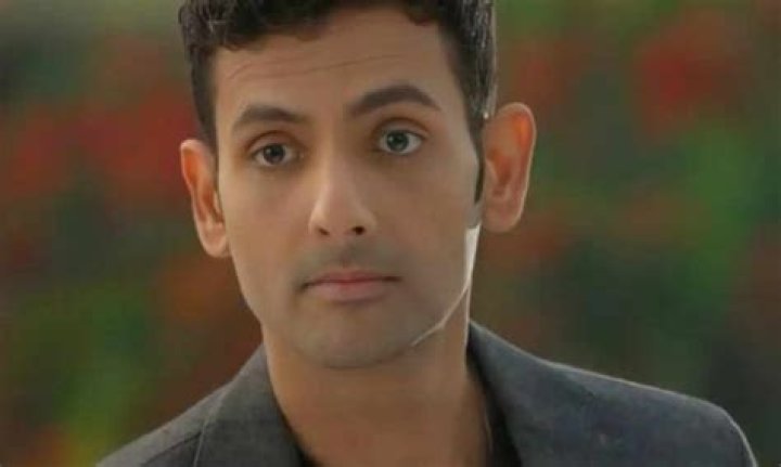 Mohib Mirza Biography, Age, Height, Wife, Net Worth, Family