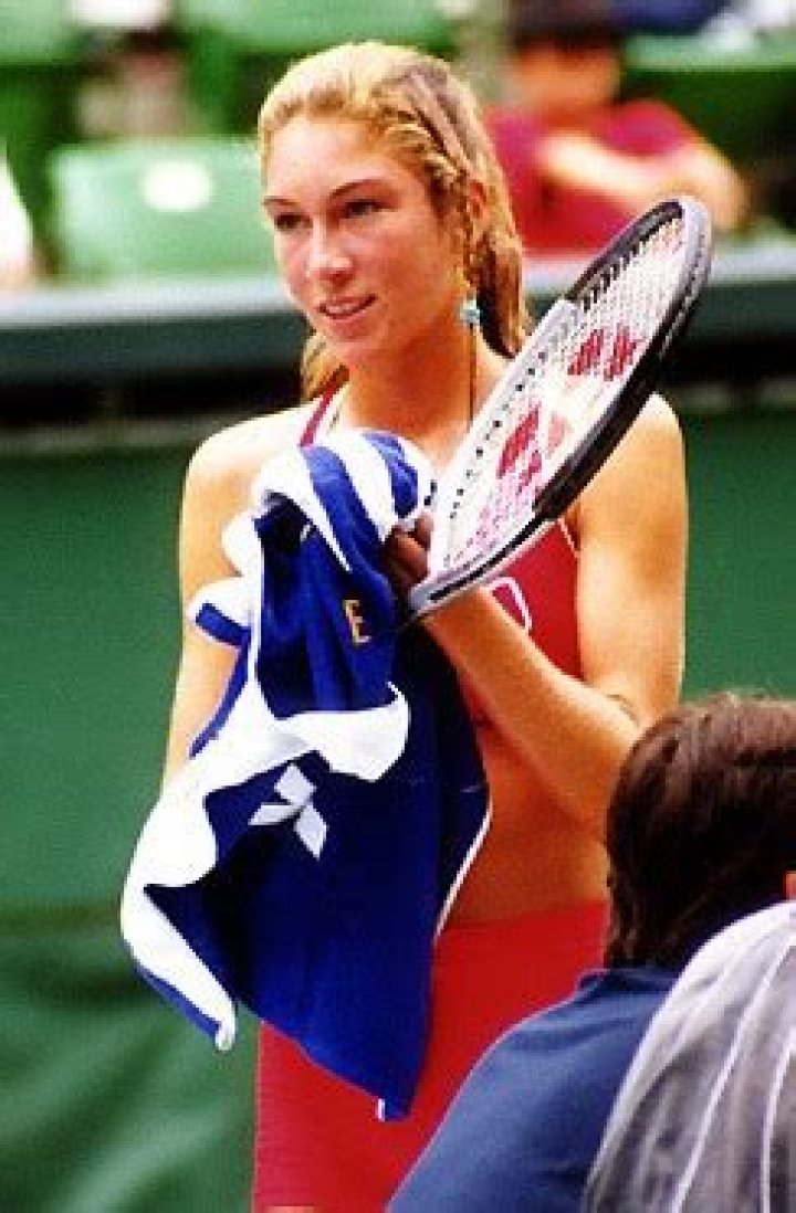 Monique Viele Biography, Age, Height, Husband, Net Worth, Family