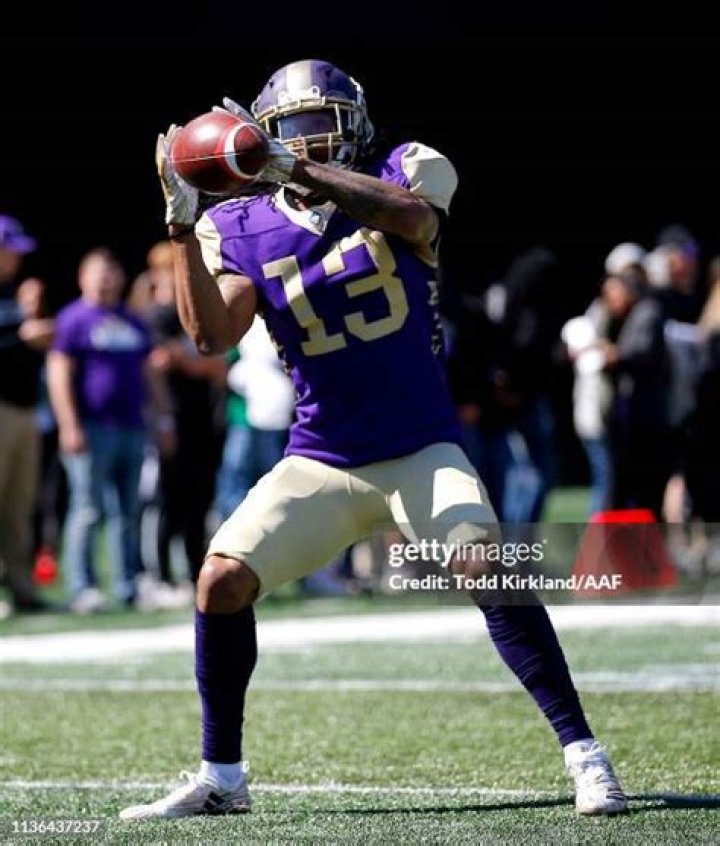 Montay Crockett Biography, Age, Height, Wife, Net Worth, Family