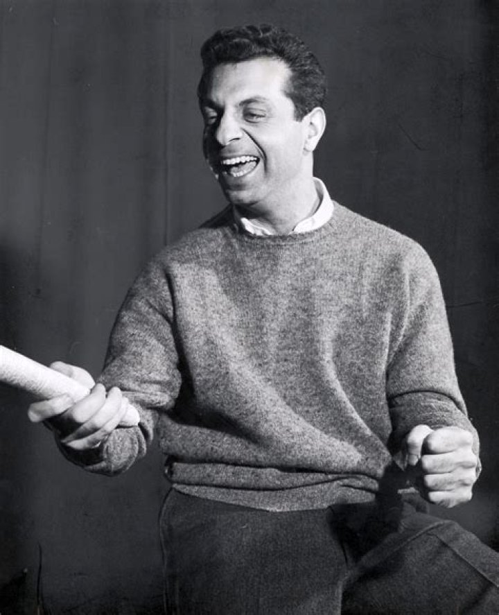 Mort Sahl Biography, Age, Height, Wife, Net Worth, Family