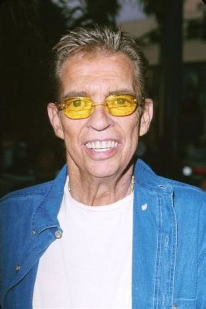 Morton Downey Jr. Biography, Age, Height, Wife, Net Worth, Family