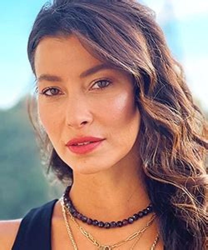 Müjde Uzman Biography, Age, Height, Husband, Net Worth, Family