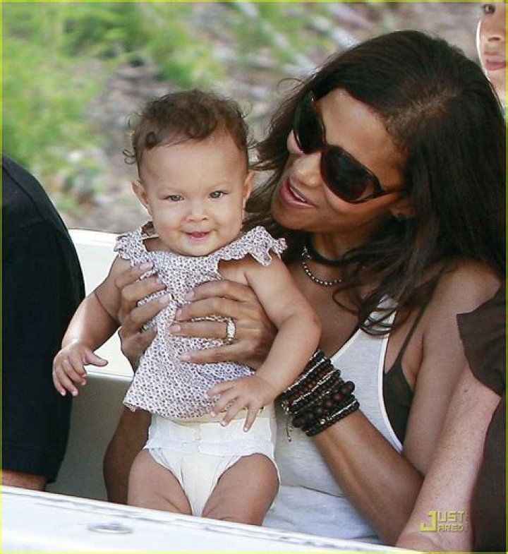 Nahla Aubry Biography, Age, Height, Husband, Net Worth, Family