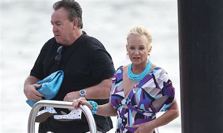 Nancy Walton Laurie Biography, Age, Height, Husband, Net Worth, Family