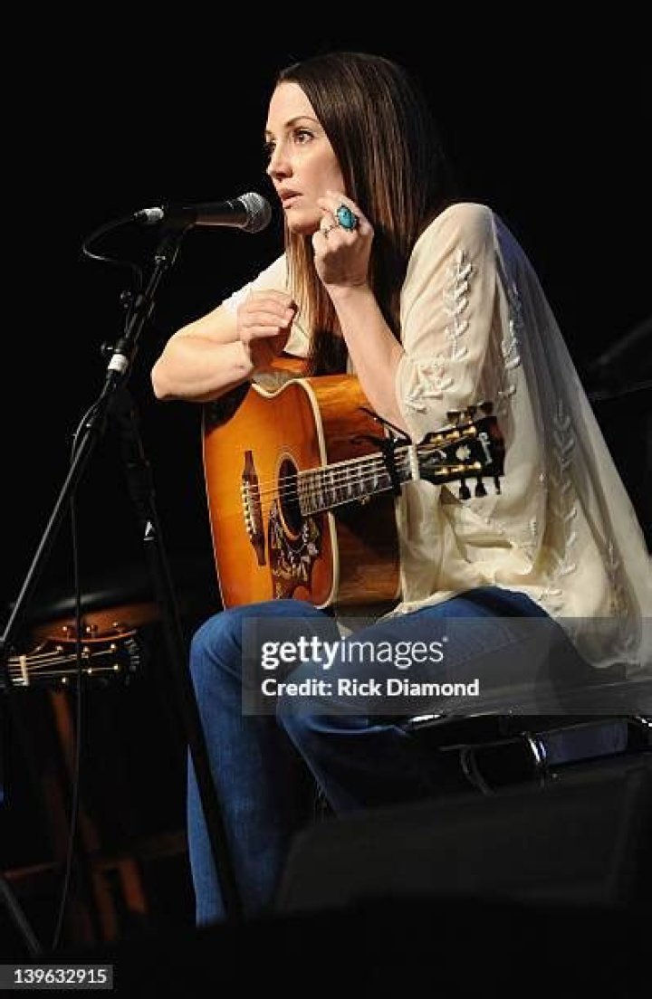 Natalie Hemby biografía, edad, altura, esposa, net worth, familia