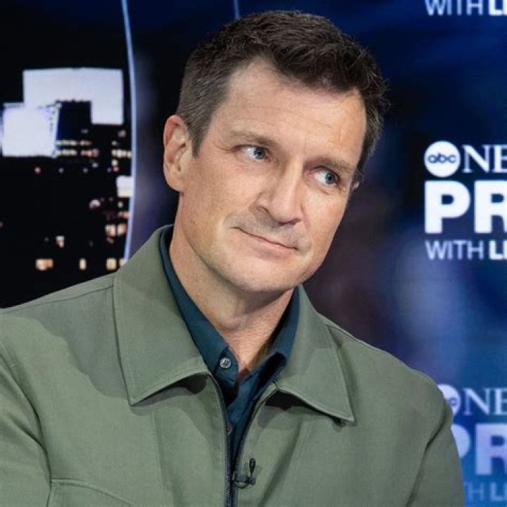 Nathan Fillion Biography, Age, Height, Wife, Net Worth, Family