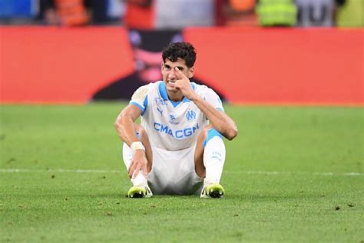 Nayef Aguerd Biography, Age, Height, Wife, Net Worth, Family