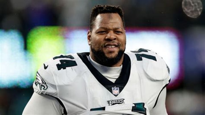Ndamukong Suh Biography, Age, Height, Wife, Net Worth, Family