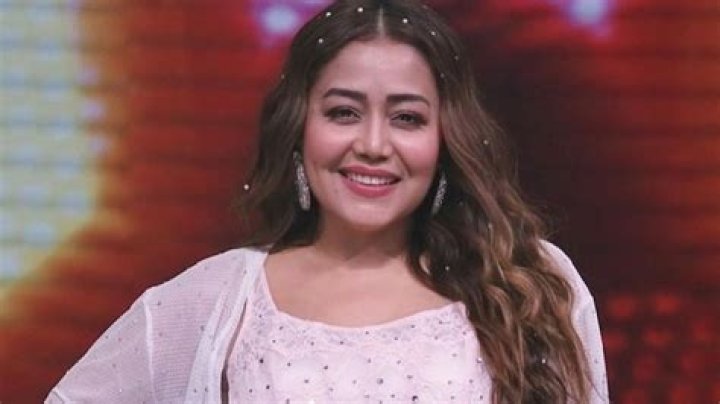 Neha Kakkar Biography, Age, Height, Husband, Net Worth, Family