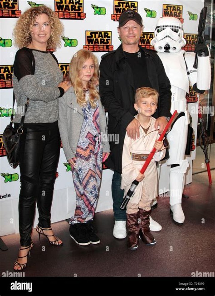 Neil Stuke Biography, Age, Height, Wife, Net Worth, Family