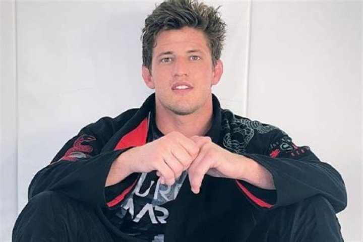 Nicholas Meregali biografía, edad, altura, esposo, net worth, familia