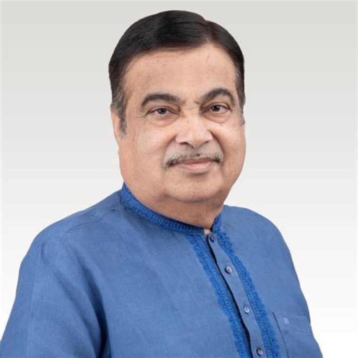 Nitin Gadkari Biography, Age, Height, Wife, Net Worth, Family